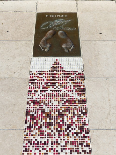 NBA ｜ 延续统治级表现 骑士主场大胜雄鹿.